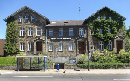 Außenansicht des Mineralien-Museums