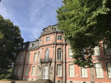 Goethe-Museum Düsseldorf/Anton-und-Katharina-Kippenberg-Stiftung, Vorderansicht