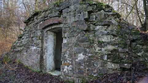 Pulverbunker im Außengelände